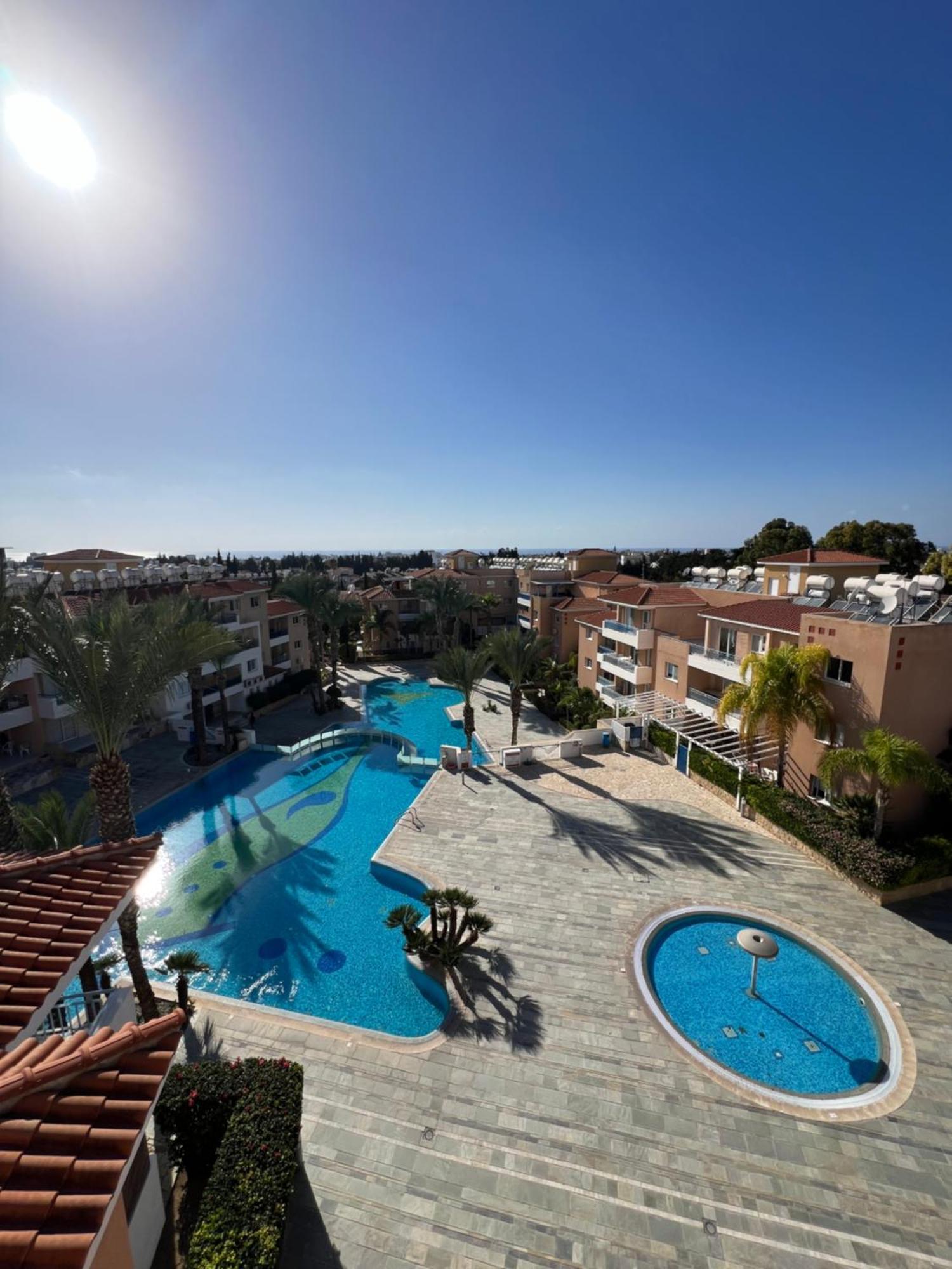 Iris Village Grand Apartment Paphos Exterior foto