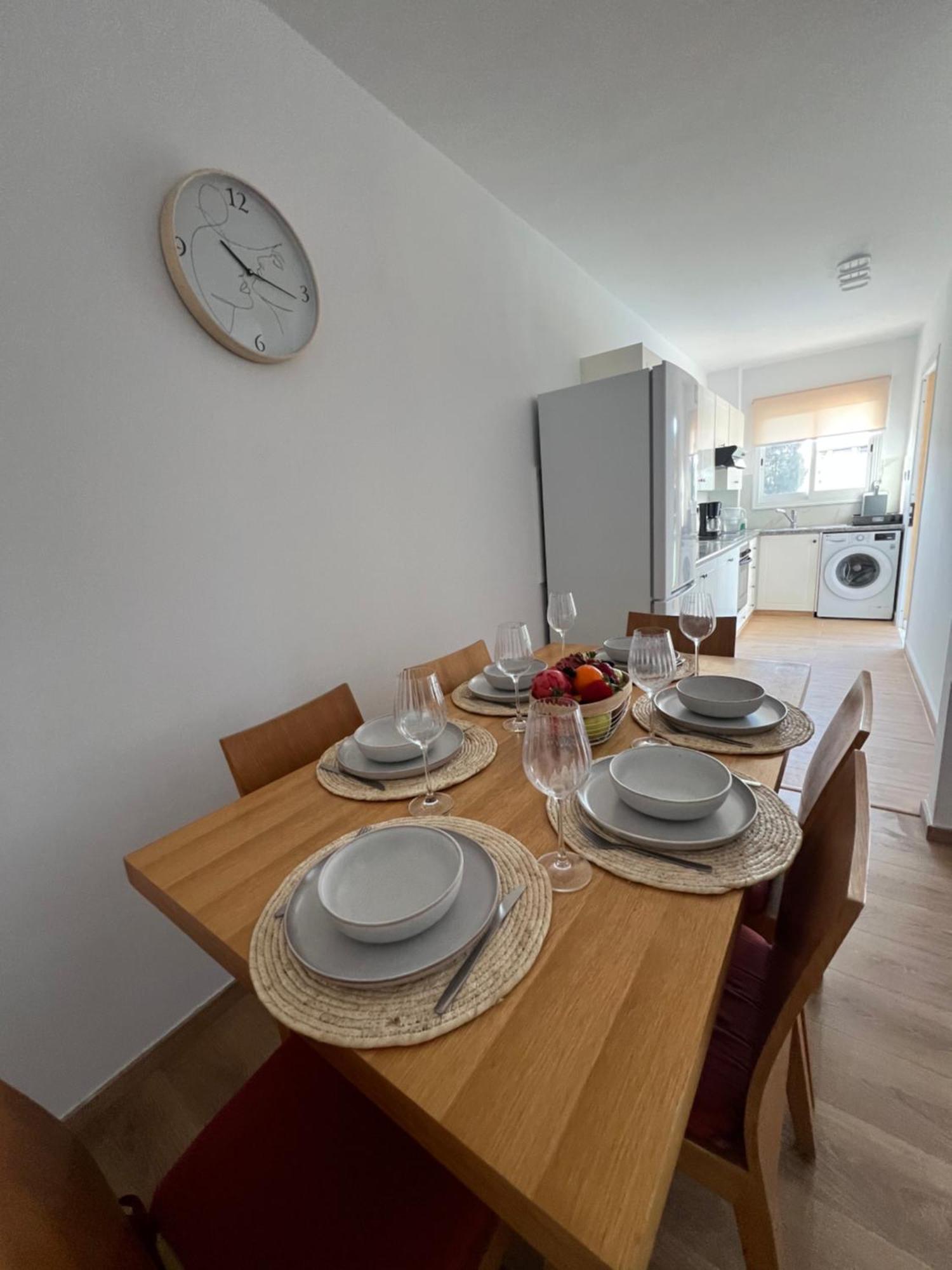 Iris Village Grand Apartment Paphos Exterior foto